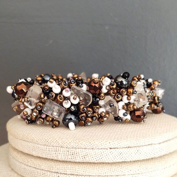 Seed bead and bead magnetic closure bracelet - Picture 8 of 14